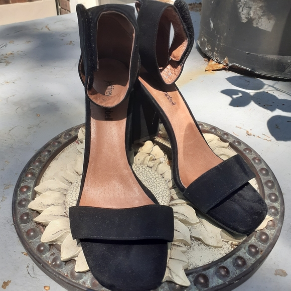 Jeffrey Campbell Shoes - 🔥JEFFREY CAMPBELL Lindsay Block Heel